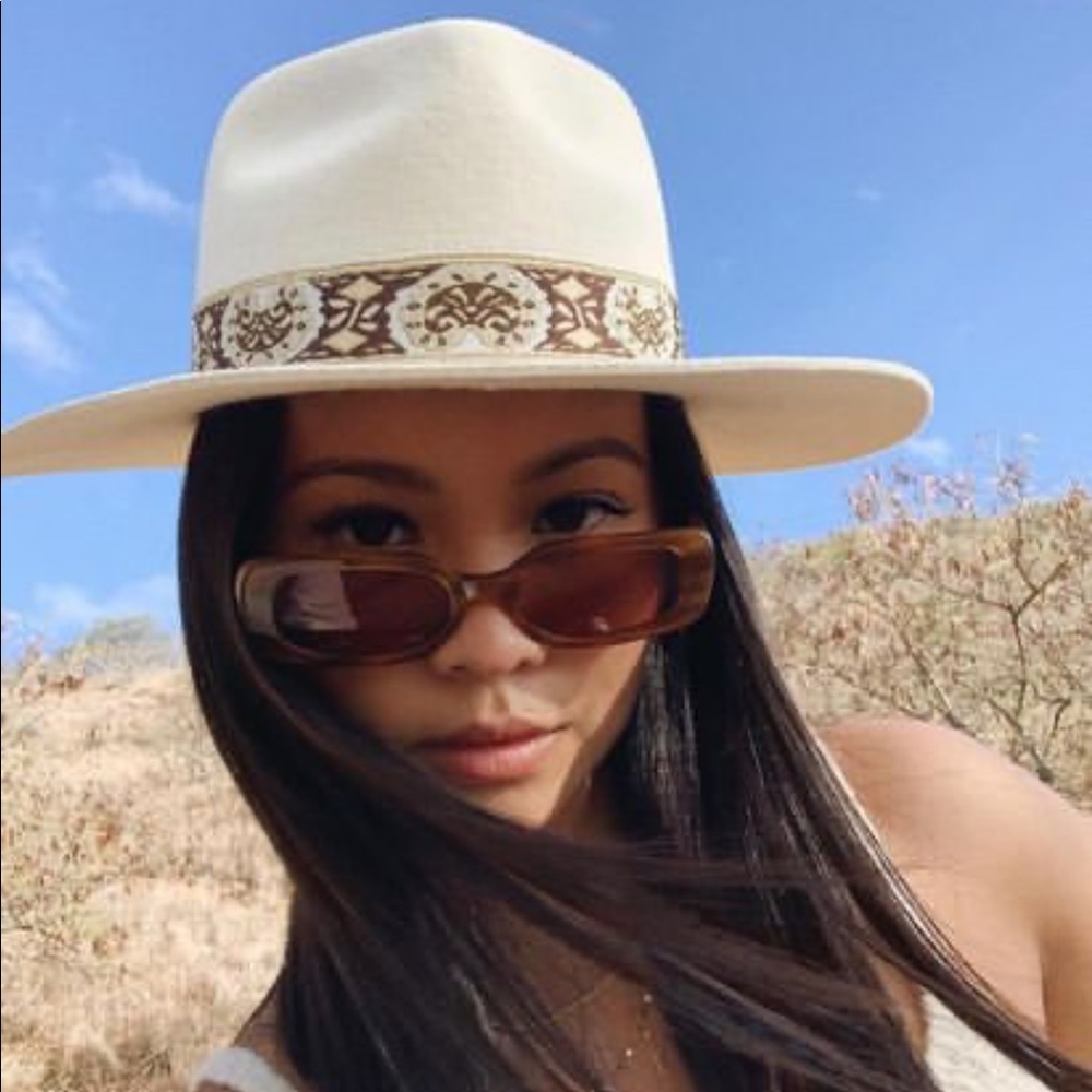 The Beverly Lack of Color Hat in Cream